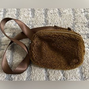 Lululemon 1L Fleece Belt Bag